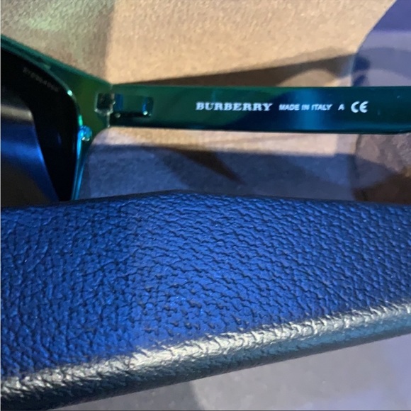 Burberry sunglasses green metallic sunnies - Picture 6 of 12